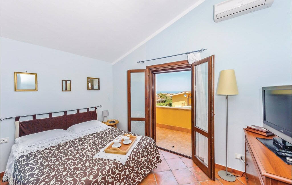 Photo of Bedroom in Torre Colonna-sperone