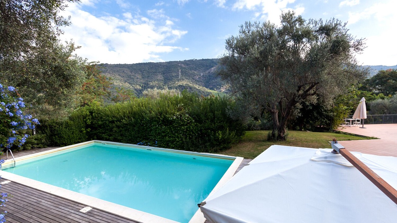 Photo of Outdoor in Mirto