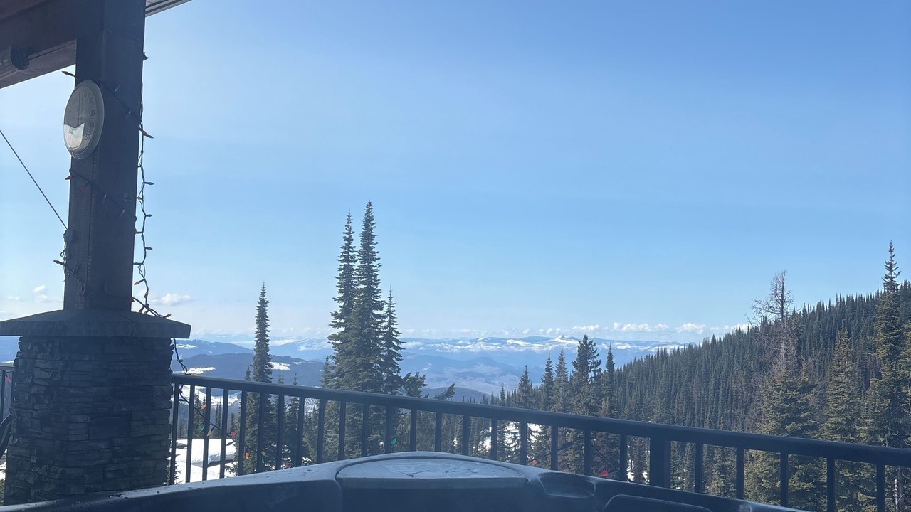 Photo of Patio Balcony in Silver Star Mountain