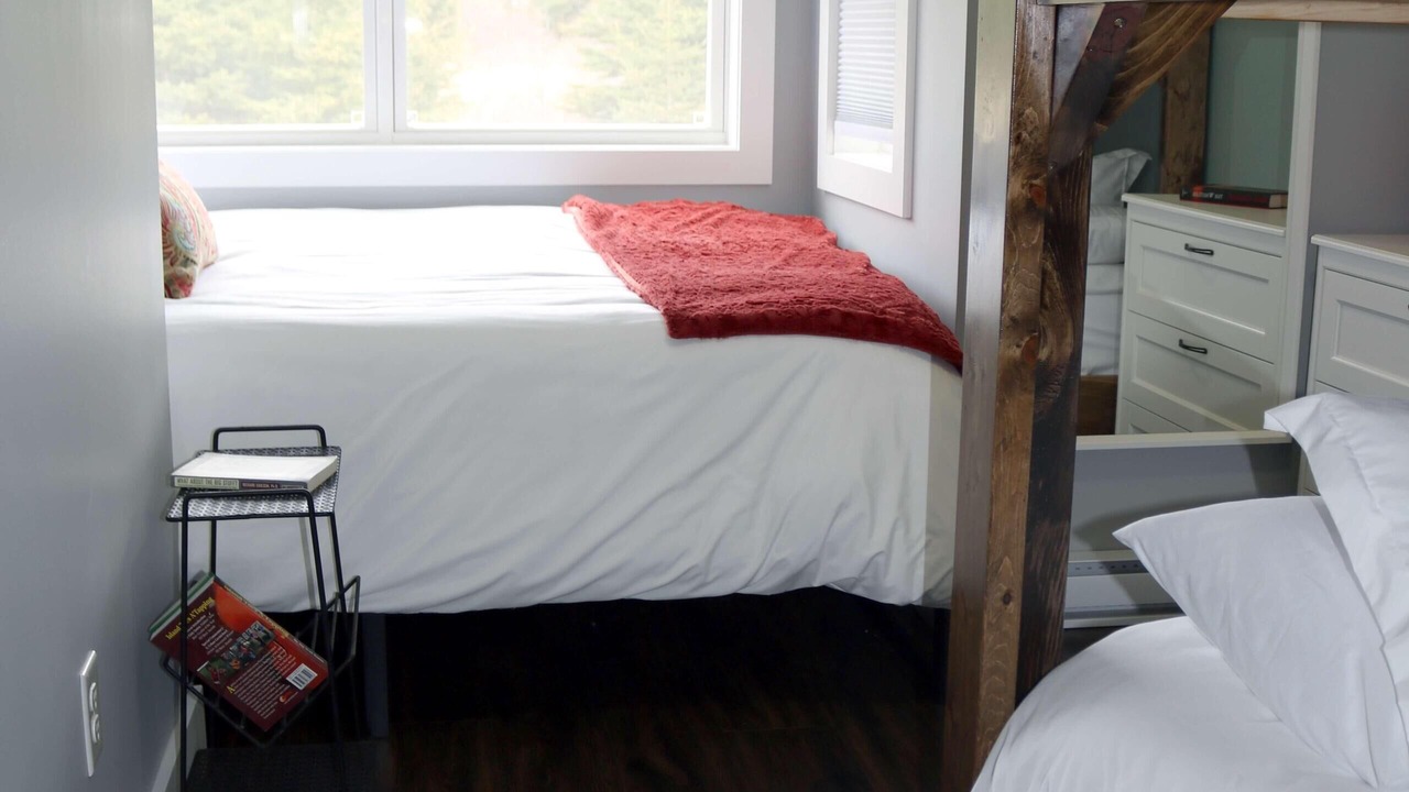 Photo of Bedroom in Green Gables