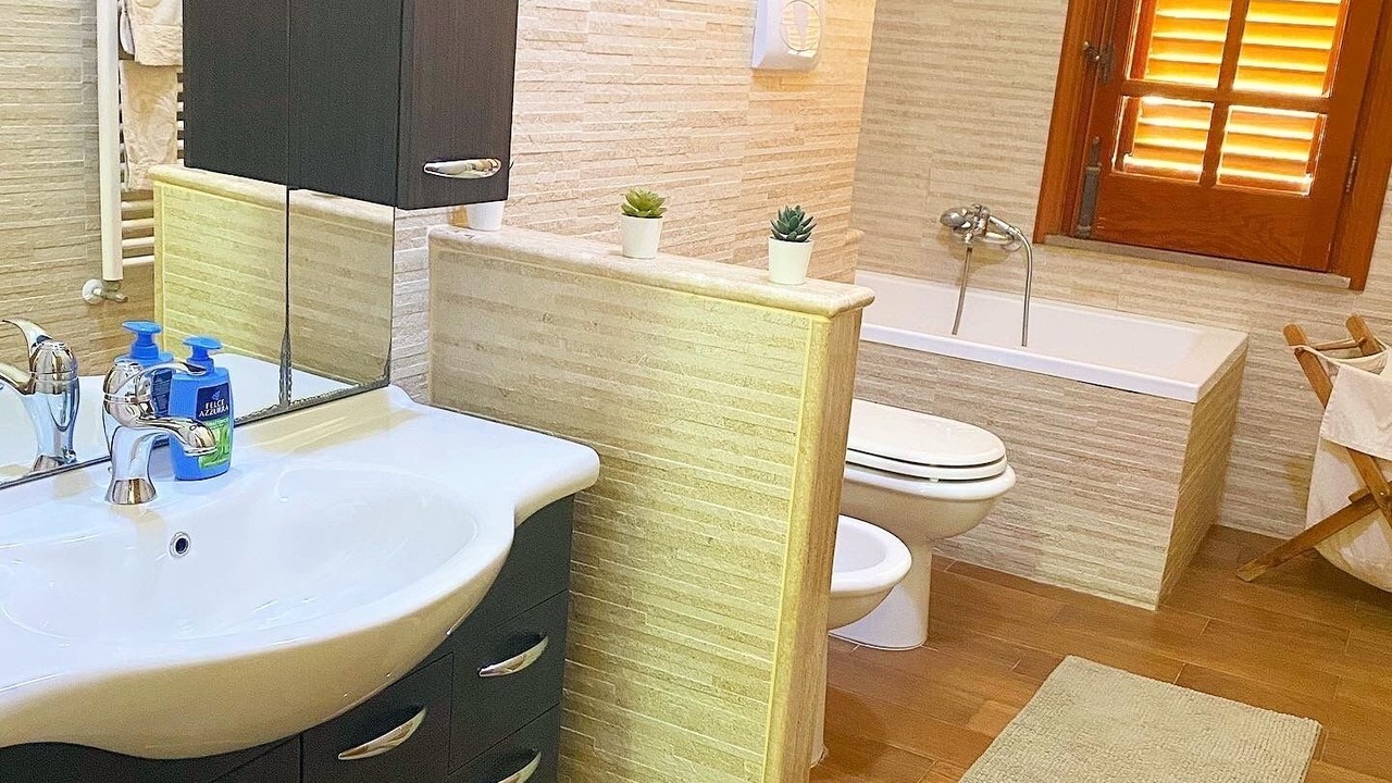 Photo of Bathroom in Oliveri