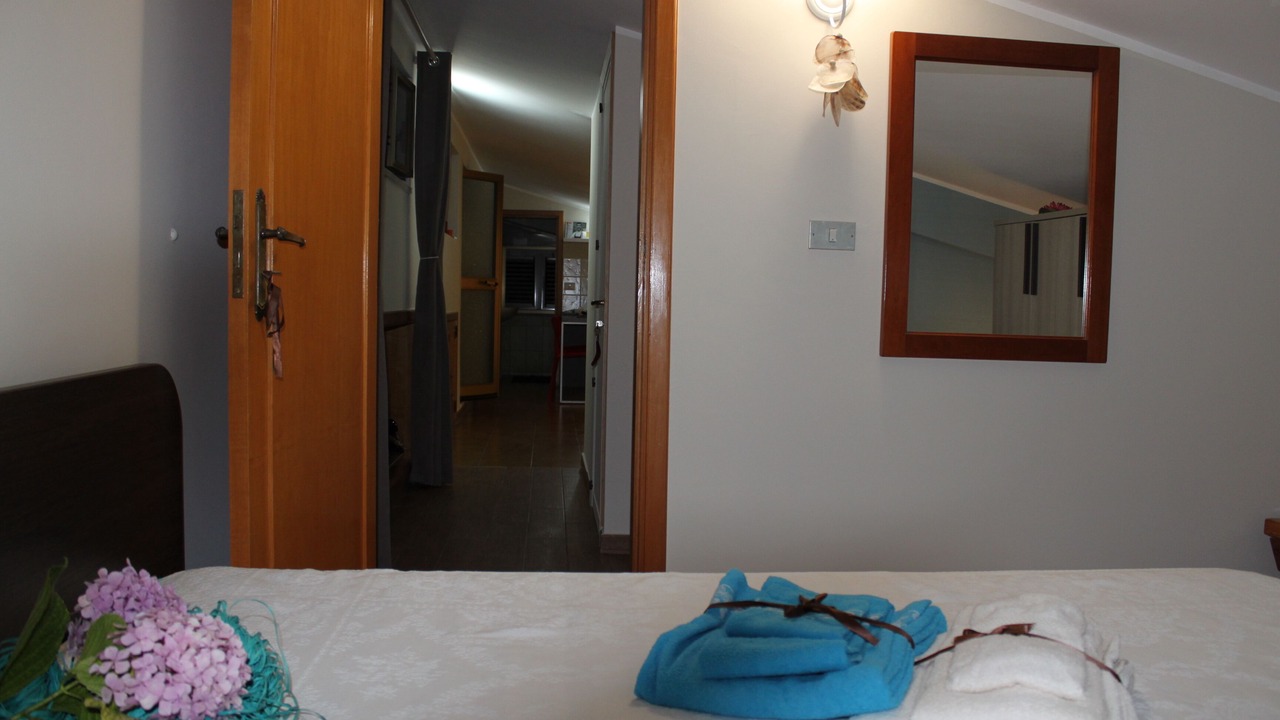 Photo of Bedroom in Rometta Marea