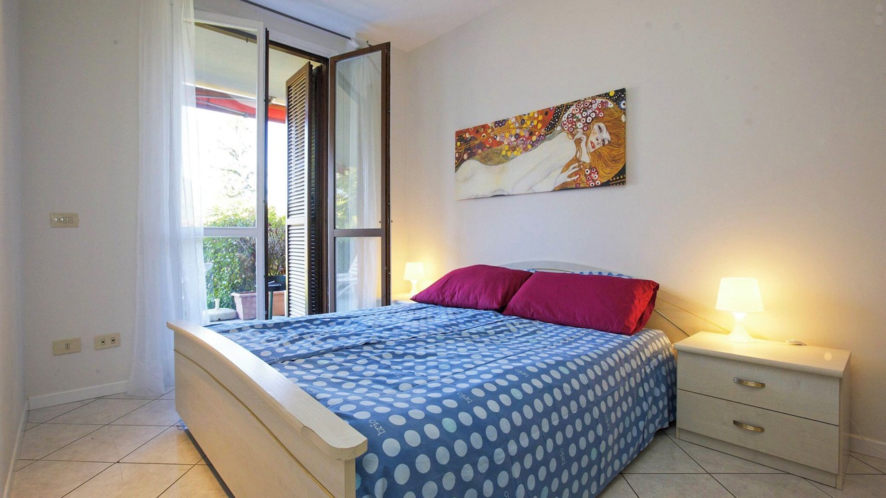 Photo of Bedroom in Maccagno con Pino e Veddasca