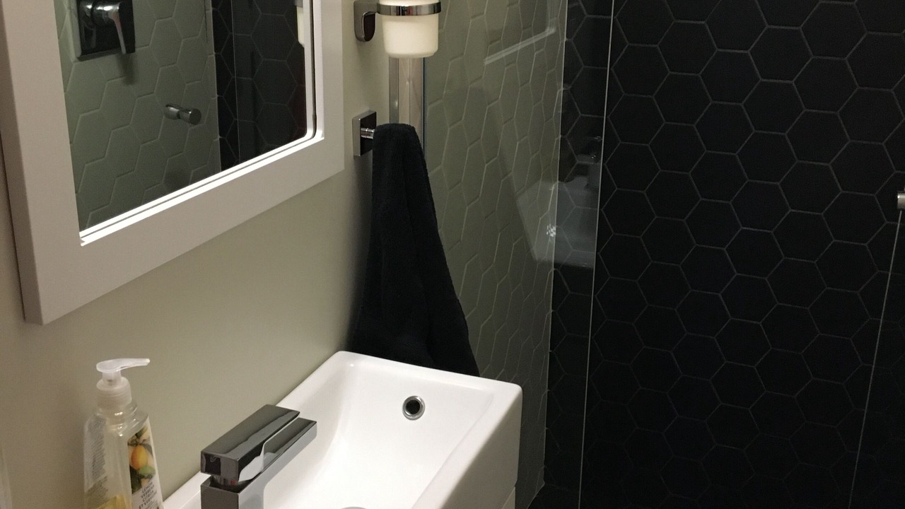 Photo of Bathroom in La Petite-Patrie