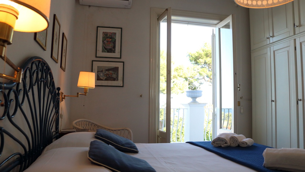 Photo of Bedroom in Patti