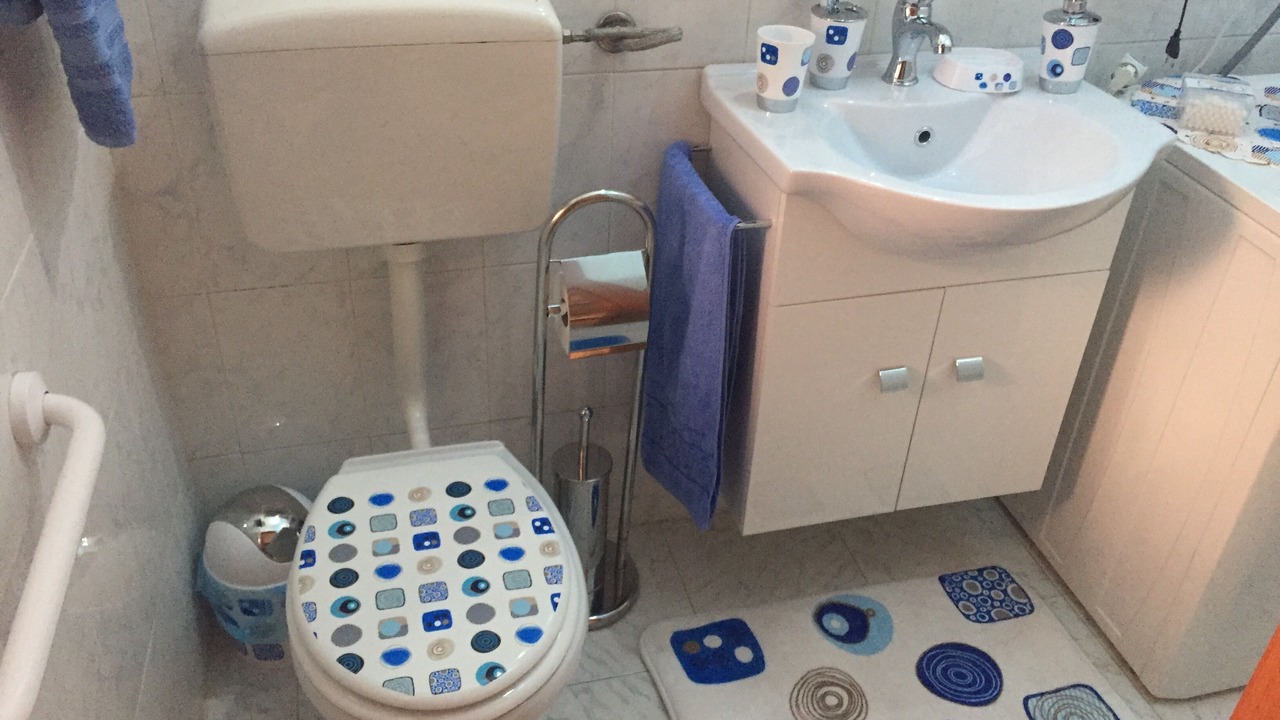 Photo of Bathroom in Naro