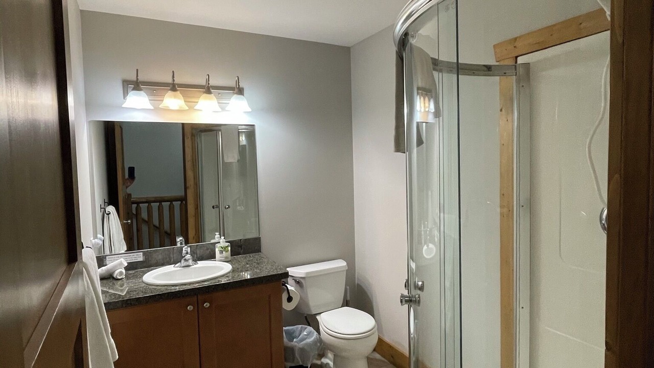 Photo of Bathroom in Osoyoos