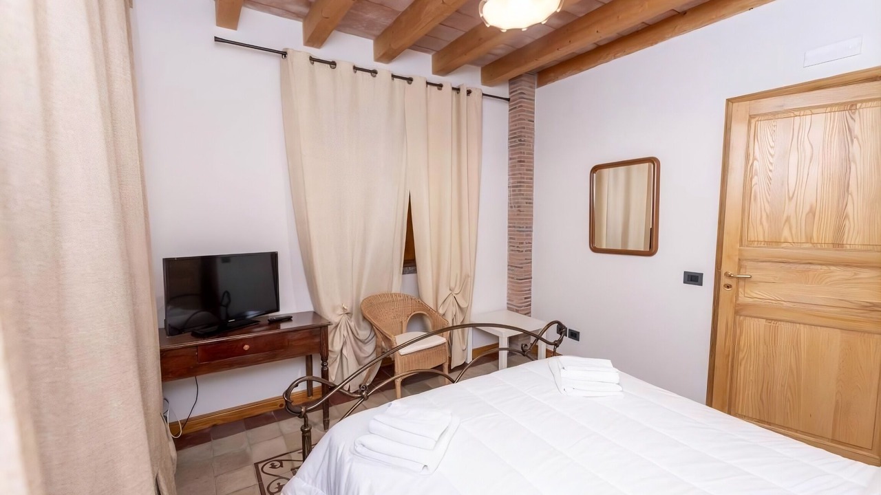 Photo of Bedroom in Capri Leone