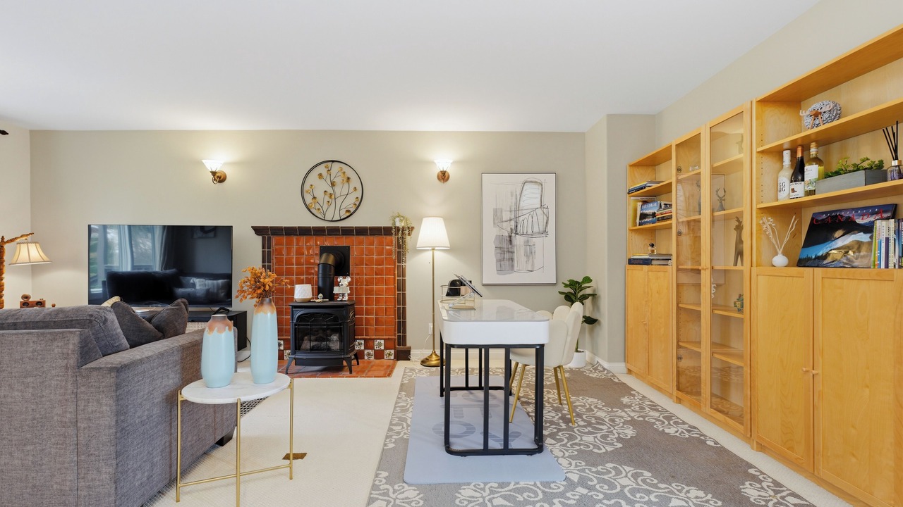 Photo of Livingroom in West Point Grey