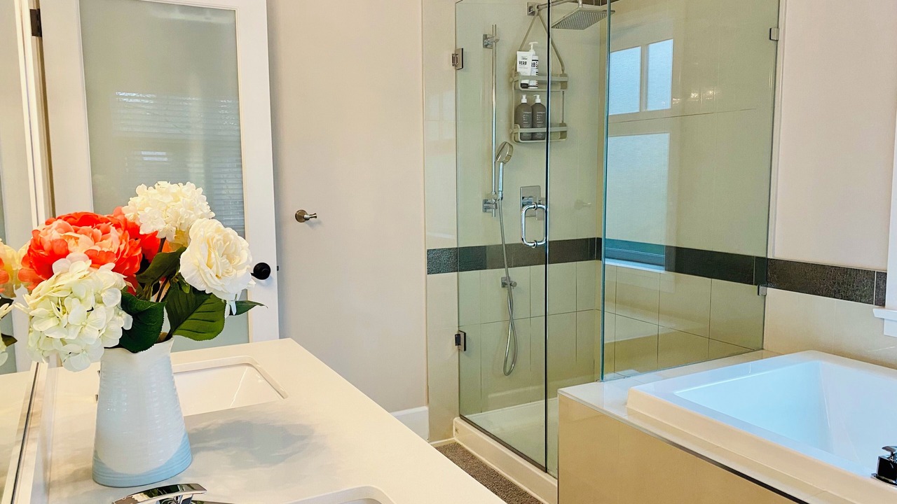 Photo of Bathroom in Kerrisdale