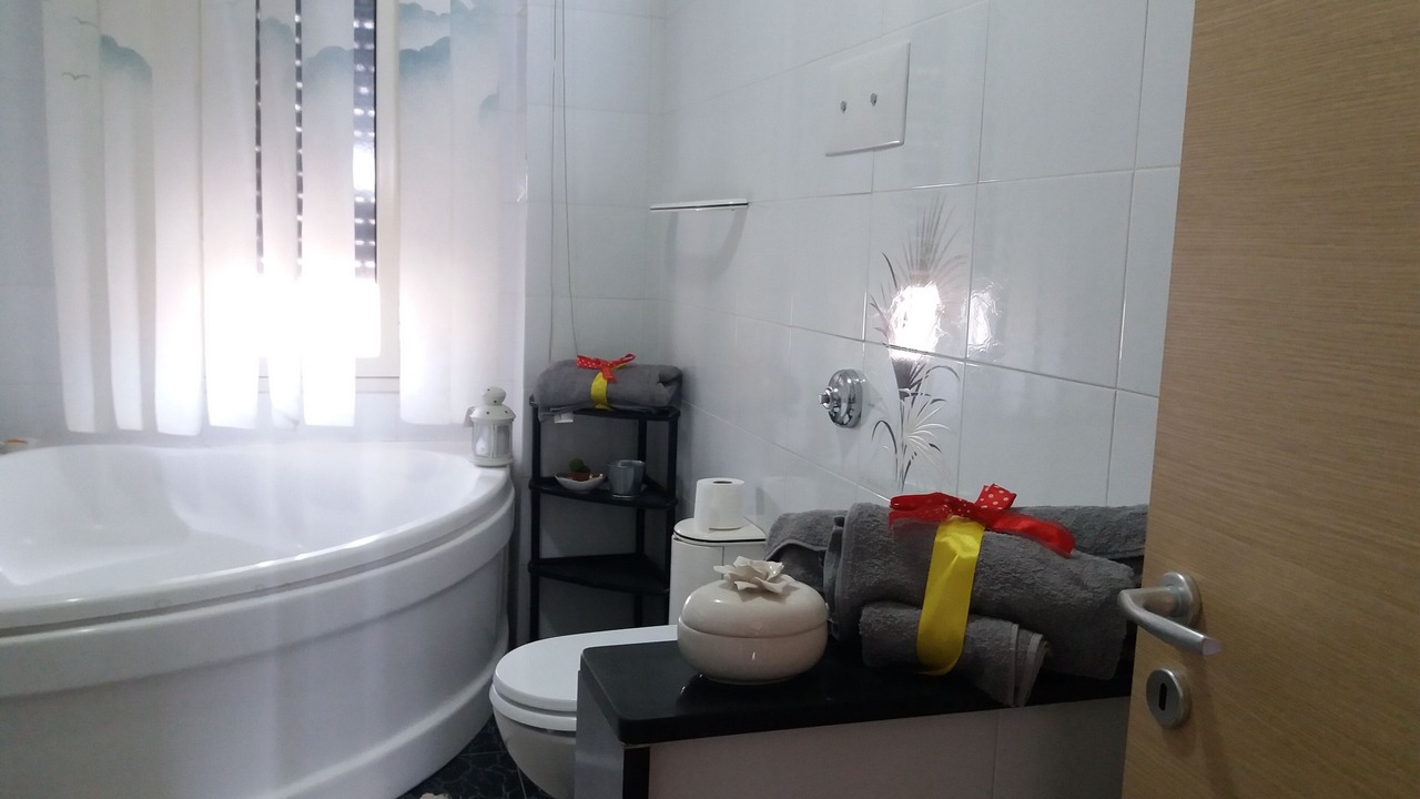 Photo of Bathroom in Gela