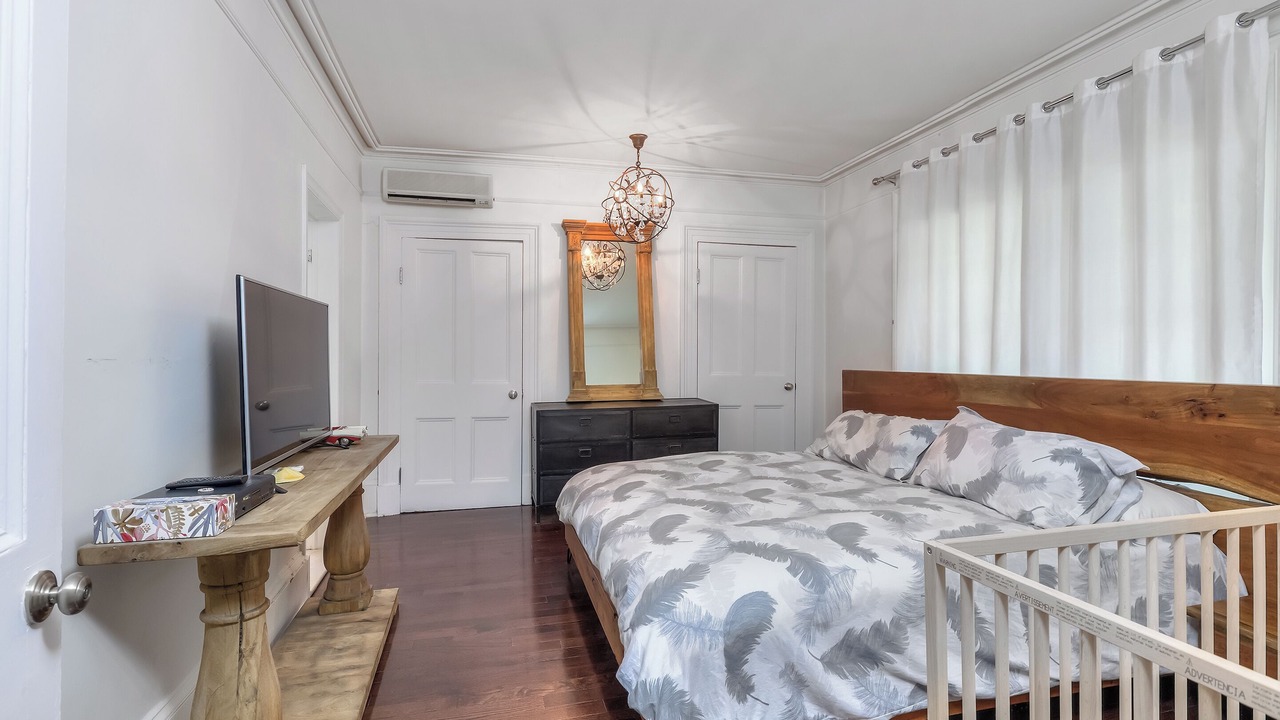 Photo of Bedroom in Quartier des Spectacles