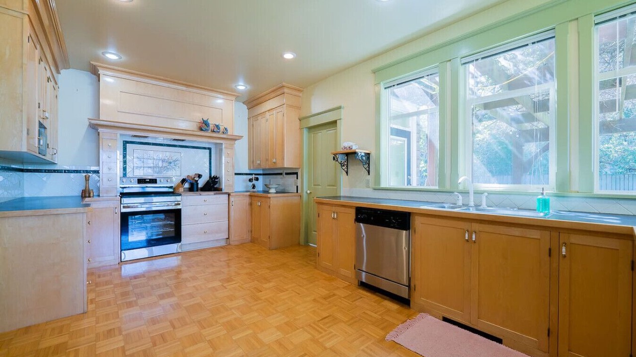 Photo of Kitchen in Beachcomber