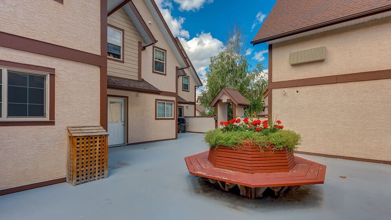 Photo of Outdoor in Cougar Creek