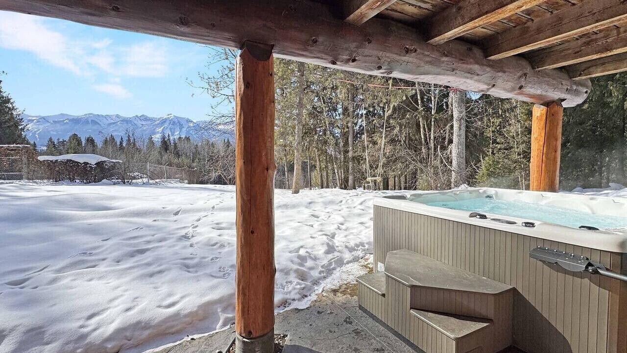 Photo of Outdoor in Golden