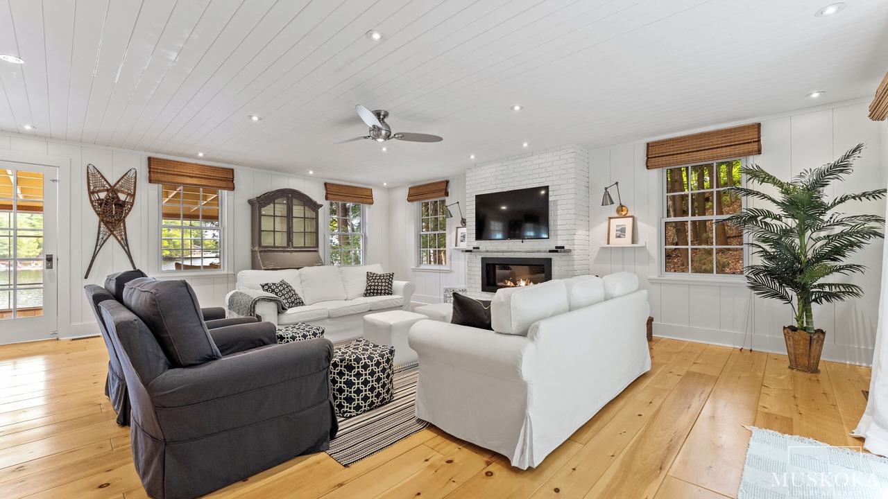 Photo of Livingroom in Muskoka Lakes