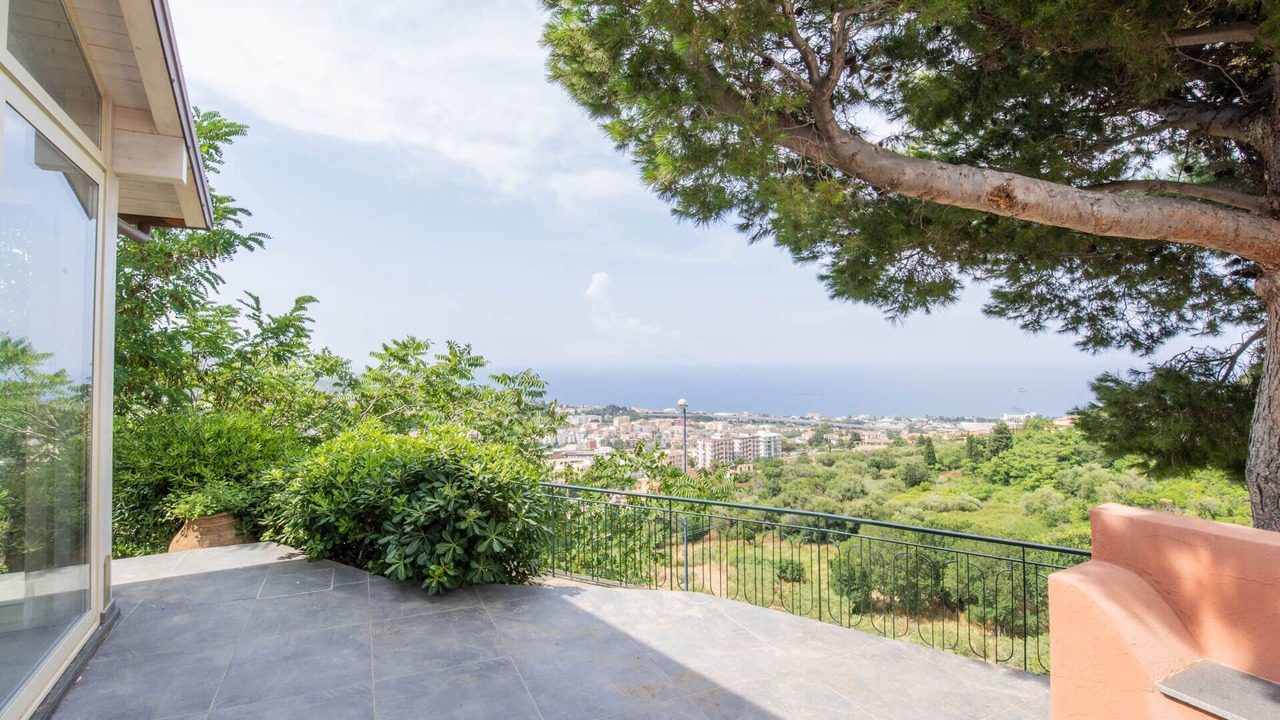 Photo of Patio Balcony in Patti