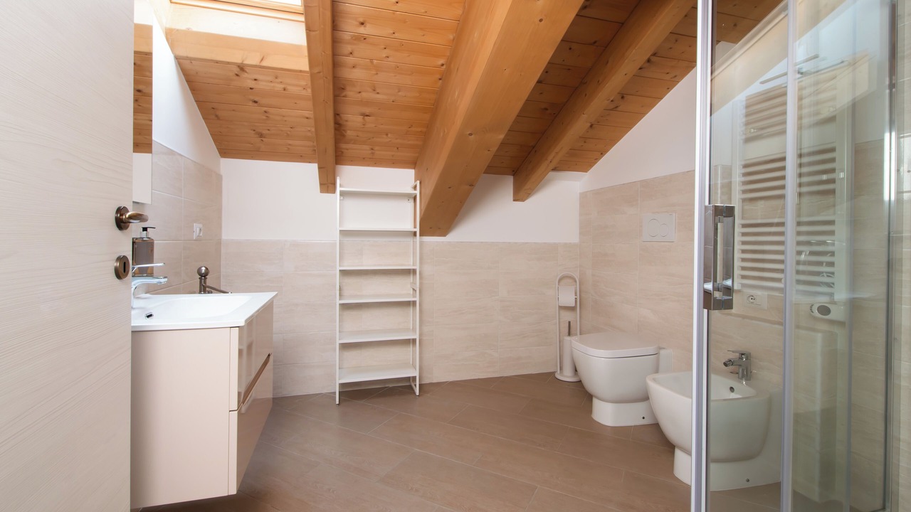Photo of Bathroom in Tola