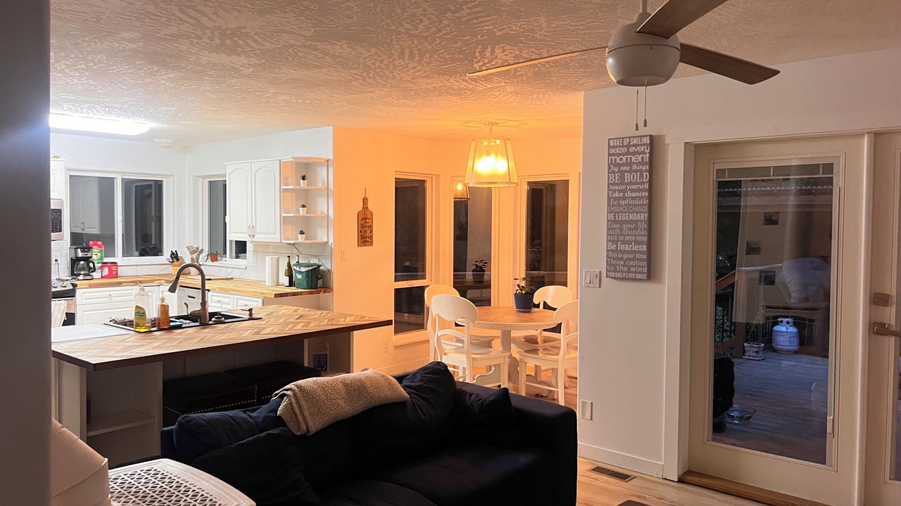 Photo of Livingroom in Fanny Bay