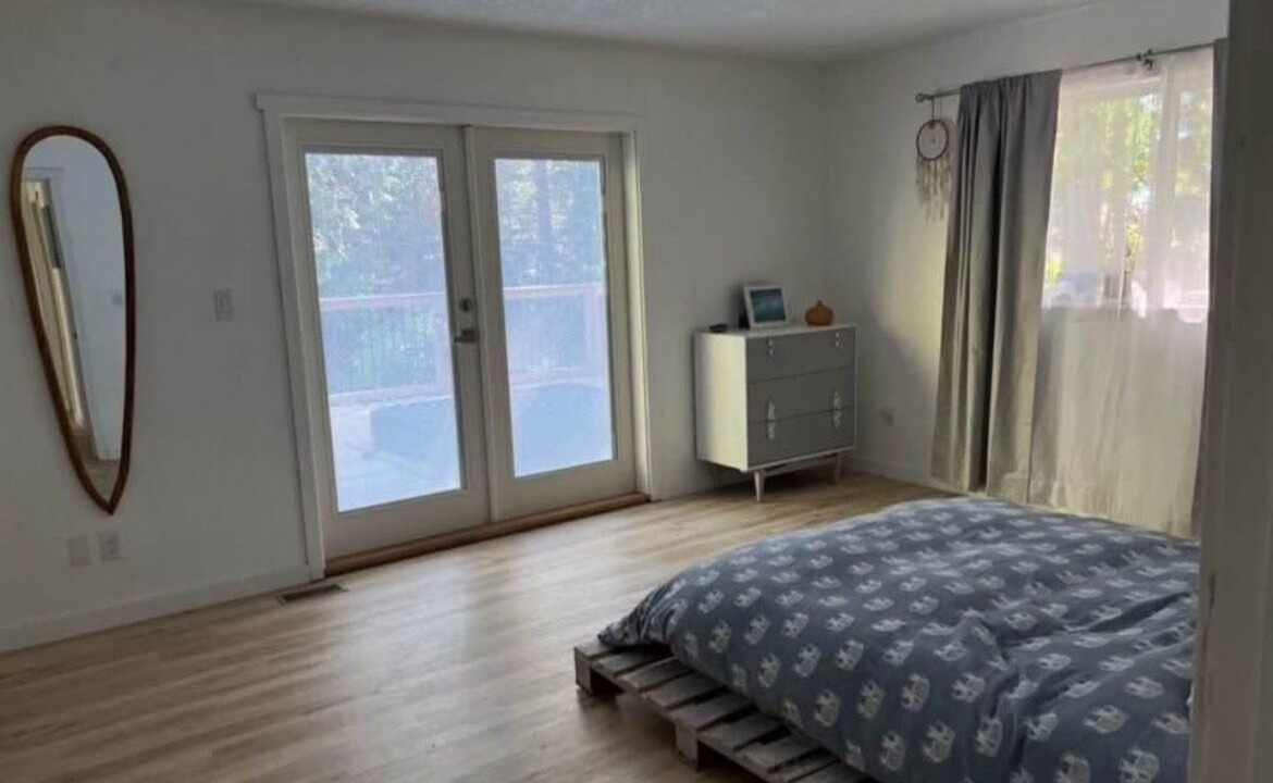 Photo of Bedroom in Fanny Bay