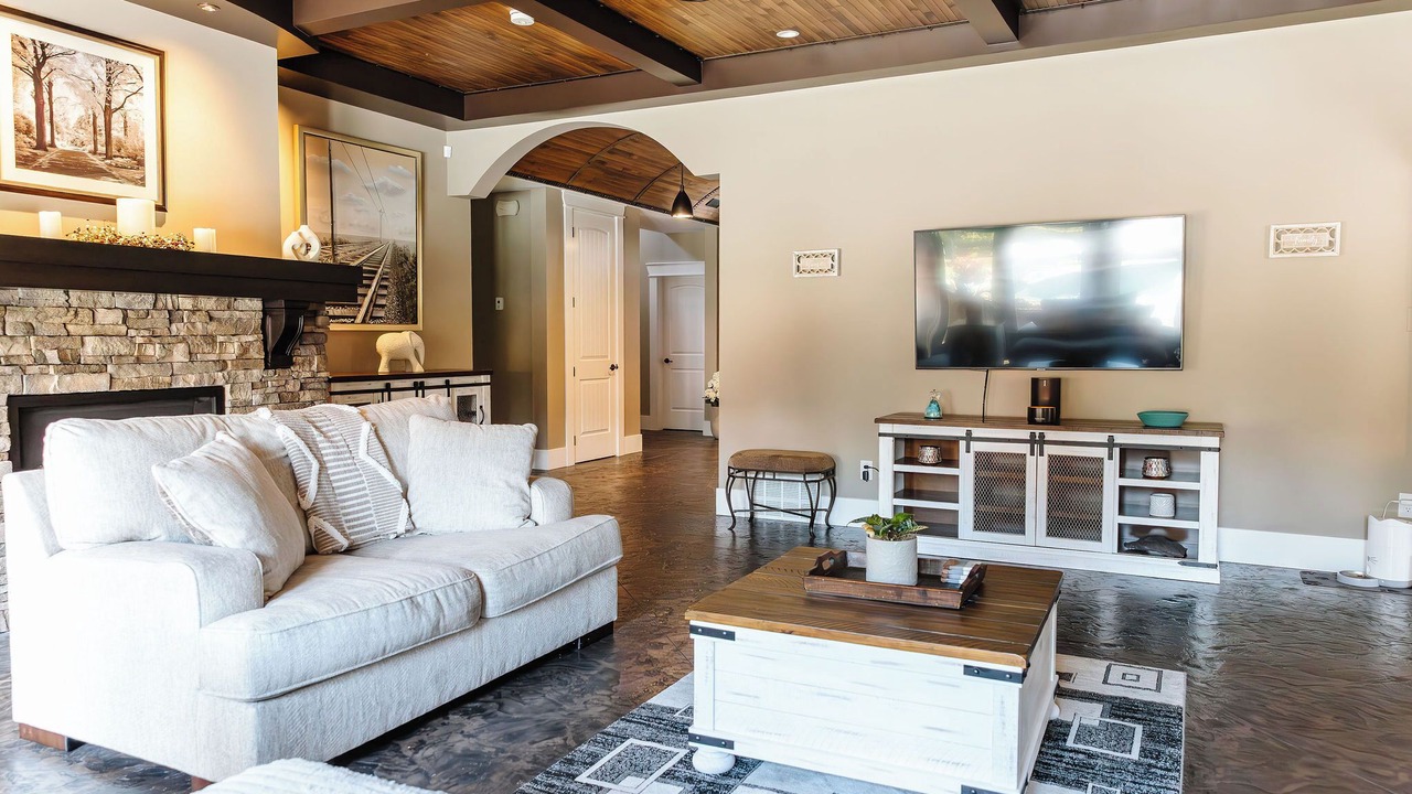 Photo of Livingroom in Southeast Kelowna