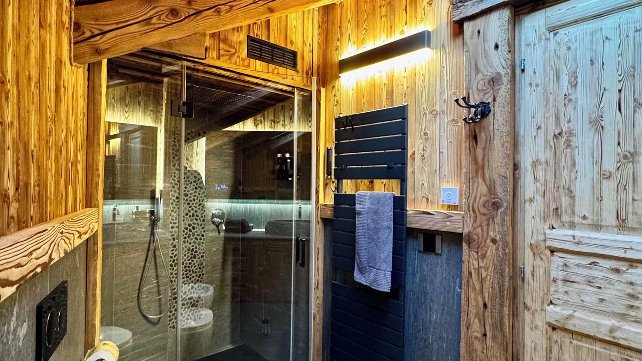 Photo of Bathroom in La Salle