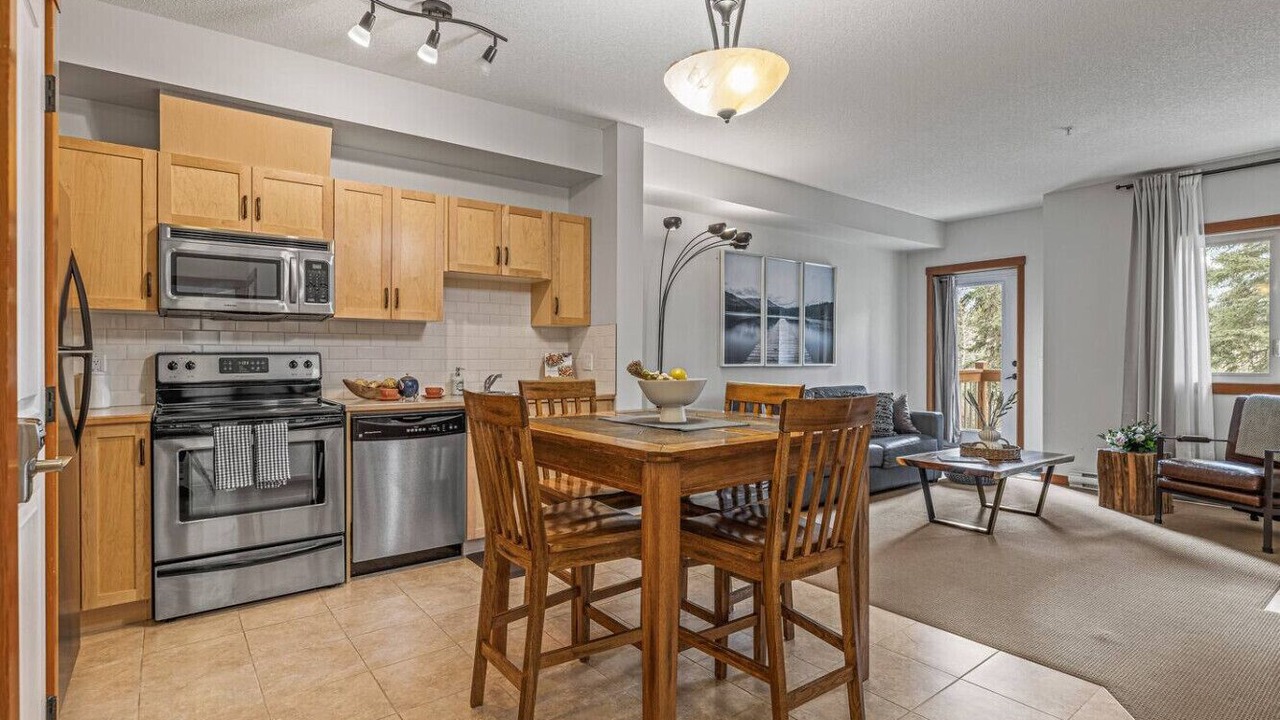 Photo of Kitchen in Cougar Creek