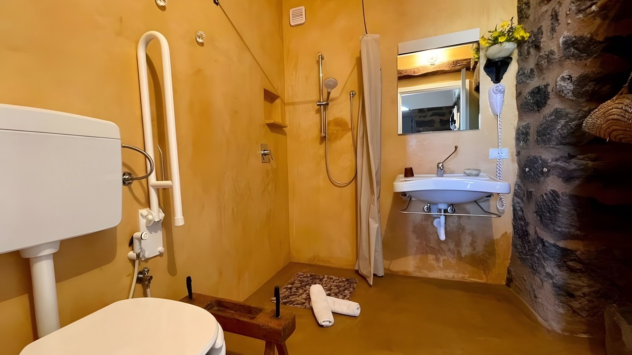 Photo of Bathroom in Pantelleria