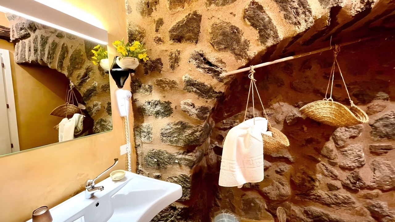 Photo of Bathroom in Pantelleria