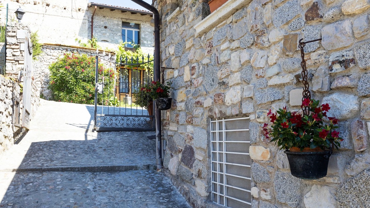 Photo of Others in Vesio