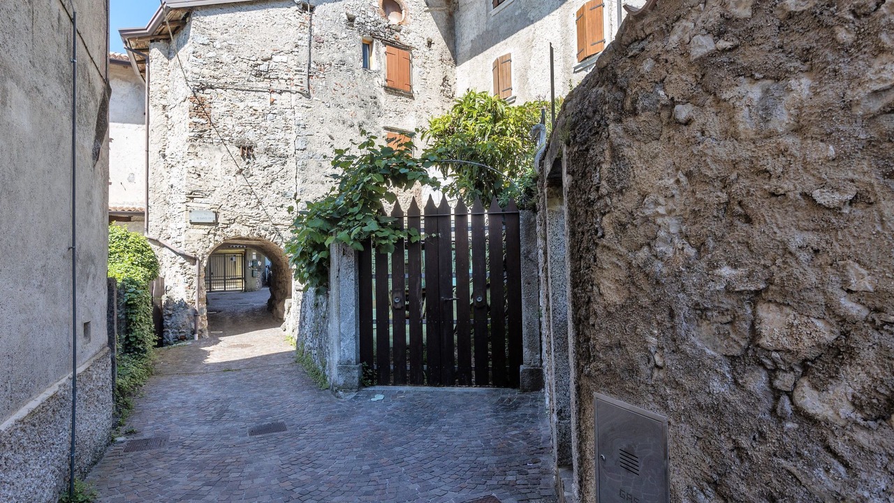 Photo of Others in Vesio
