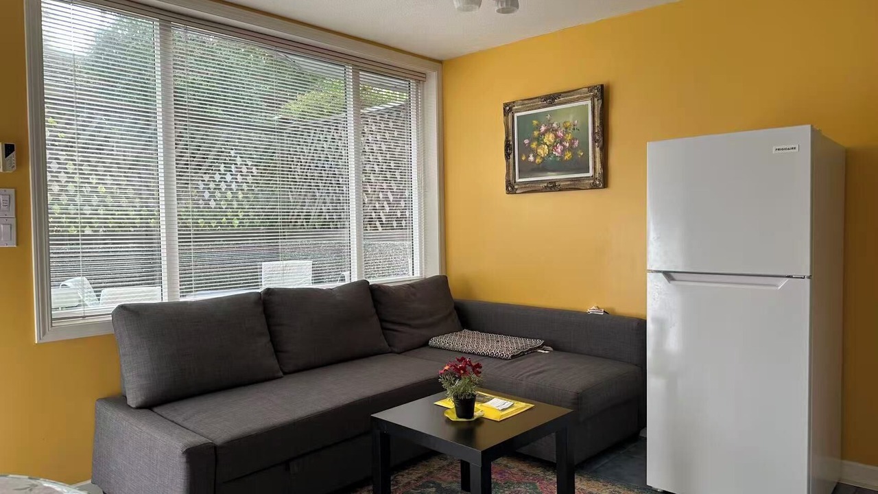 Photo of Livingroom in West Point Grey