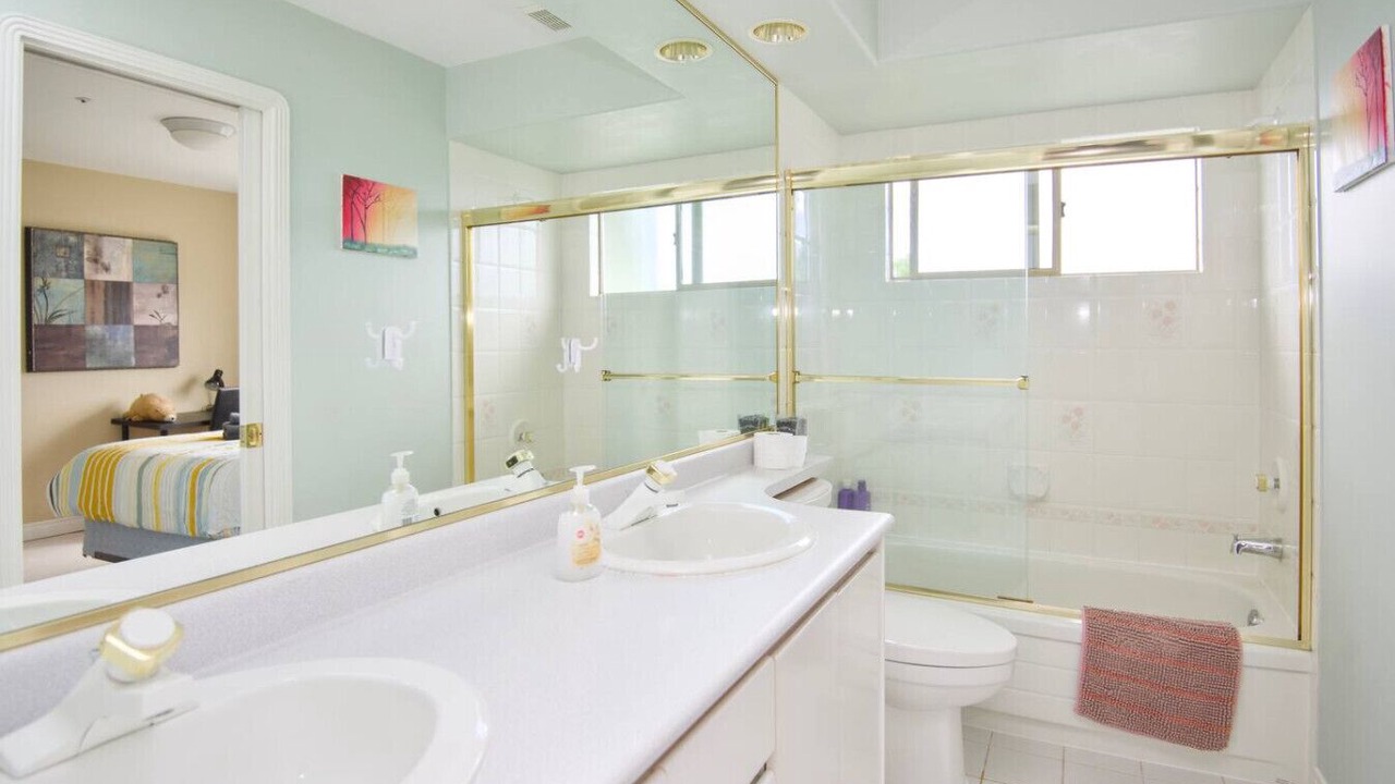 Photo of Bathroom in Arbutus Ridge