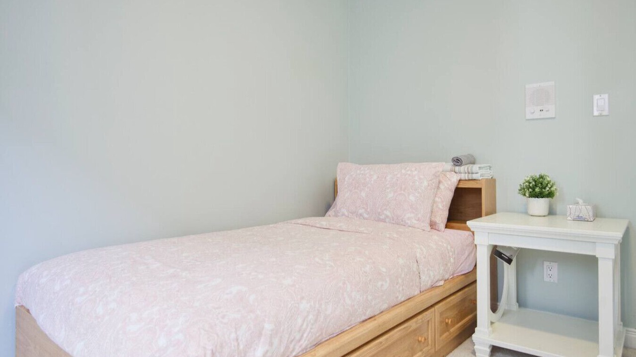 Photo of Bedroom in Arbutus Ridge