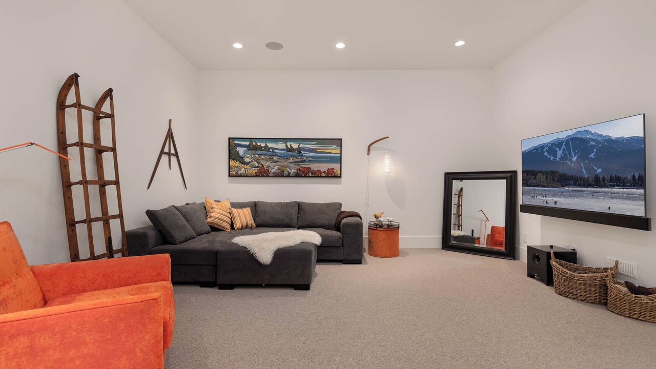 Photo of Livingroom in Whistler Village