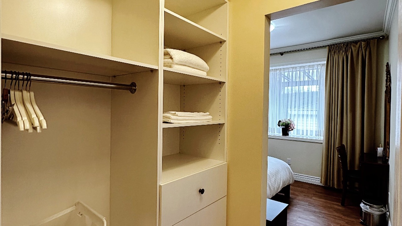 Photo of Bedroom in Oakridge