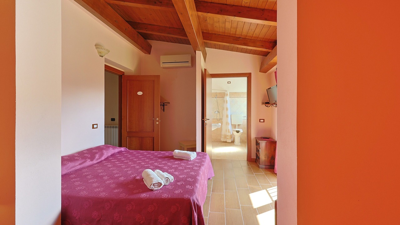 Photo of Bedroom in Patti
