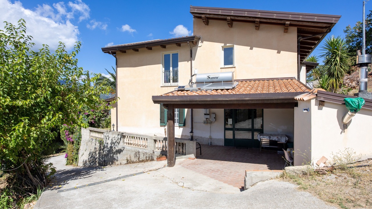 Photo of Outdoor in Patti