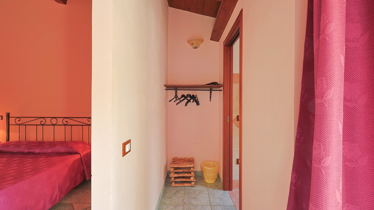 Photo of Bedroom in Patti