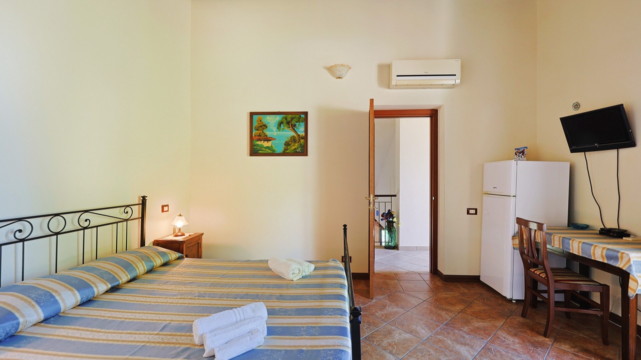 Photo of Bedroom in Patti