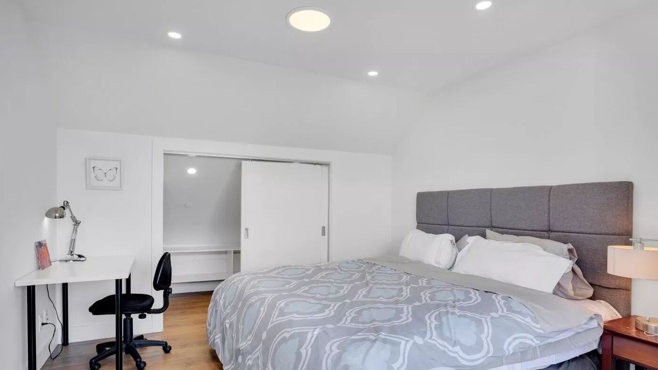 Photo of Bedroom in Oakridge