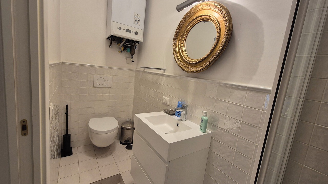 Photo of Bathroom in Esquilino