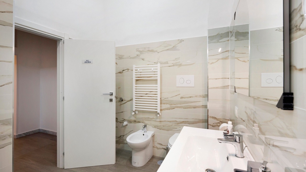 Photo of Bathroom in Quartieri Spagnoli