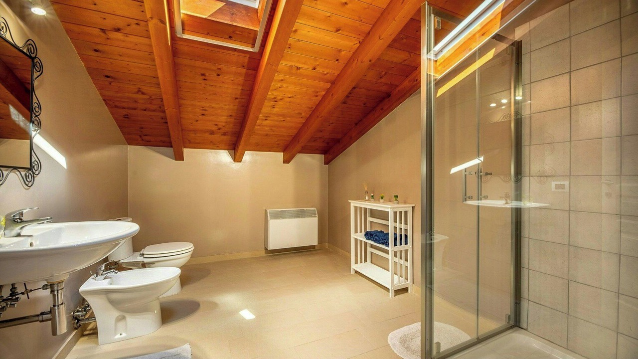 Photo of Bathroom in Aprilia