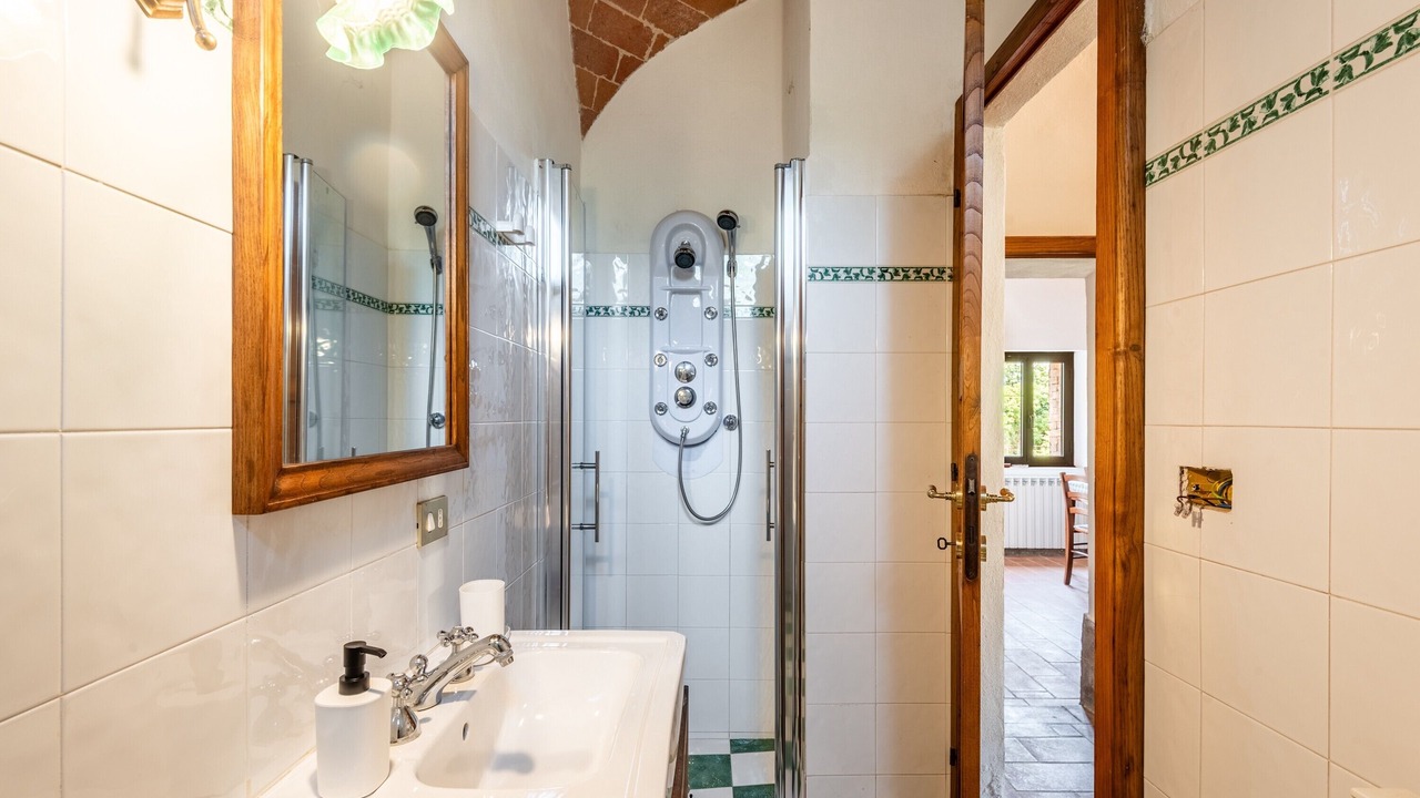 Photo of Bathroom in Murlo