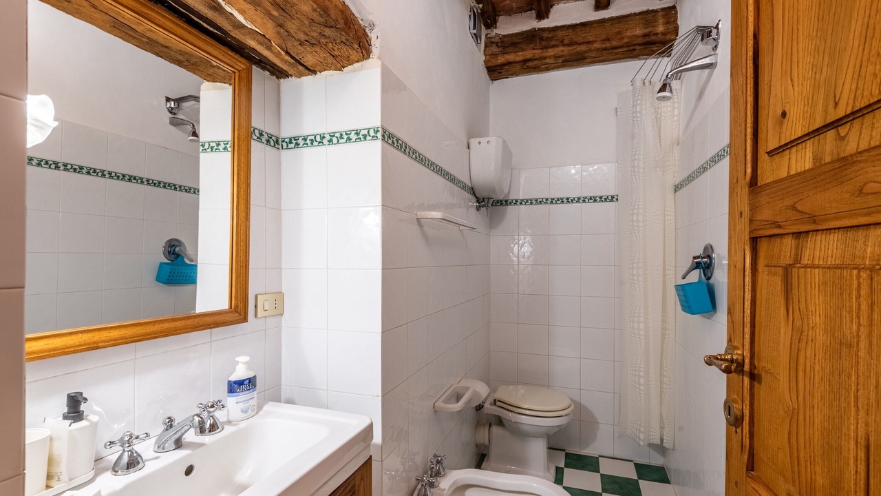 Photo of Bathroom in Murlo