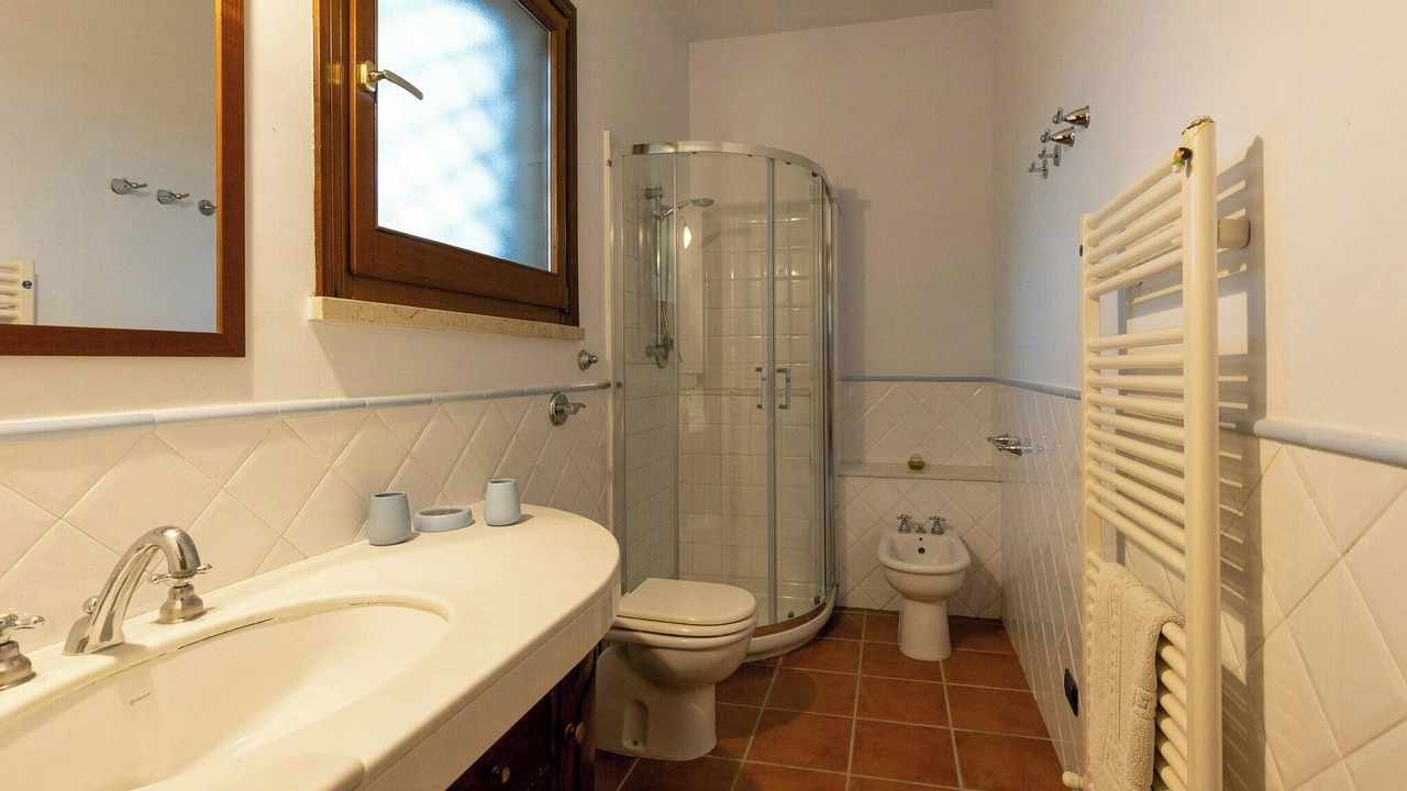 Photo of Bathroom in Paceco