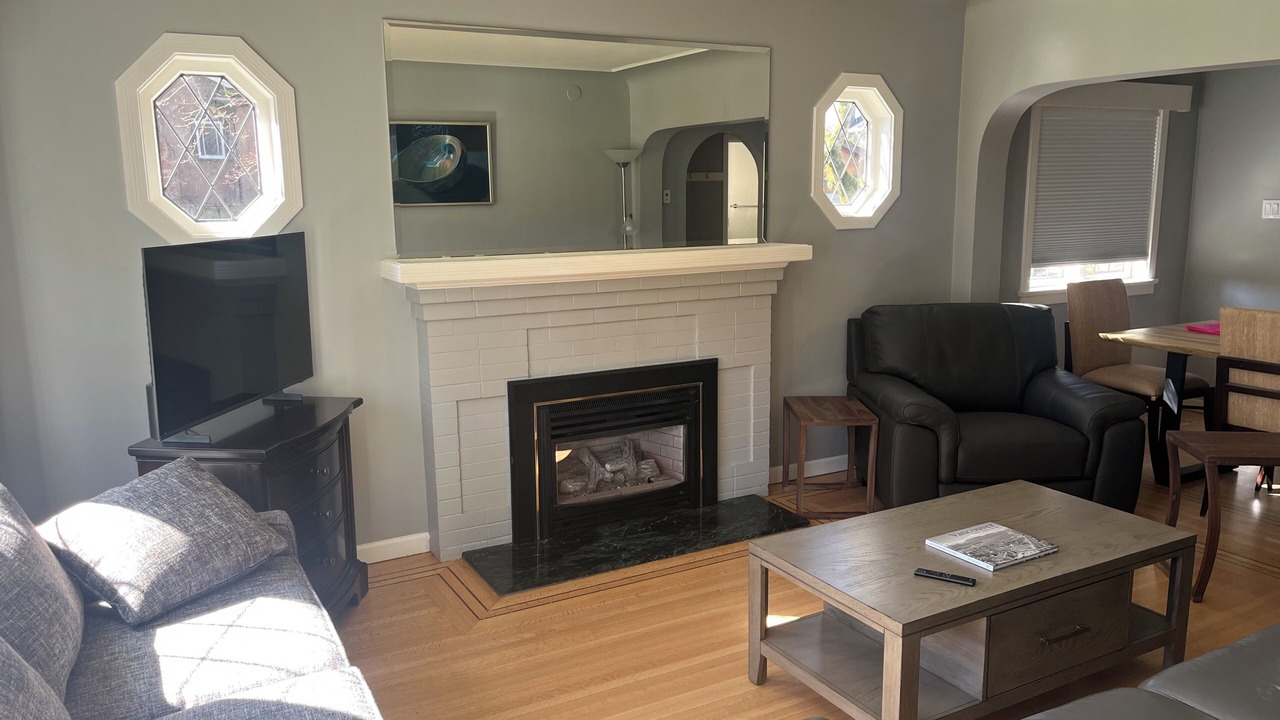 Photo of Livingroom in West Point Grey