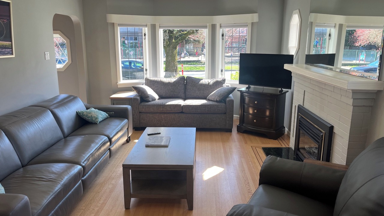 Photo of Livingroom in West Point Grey