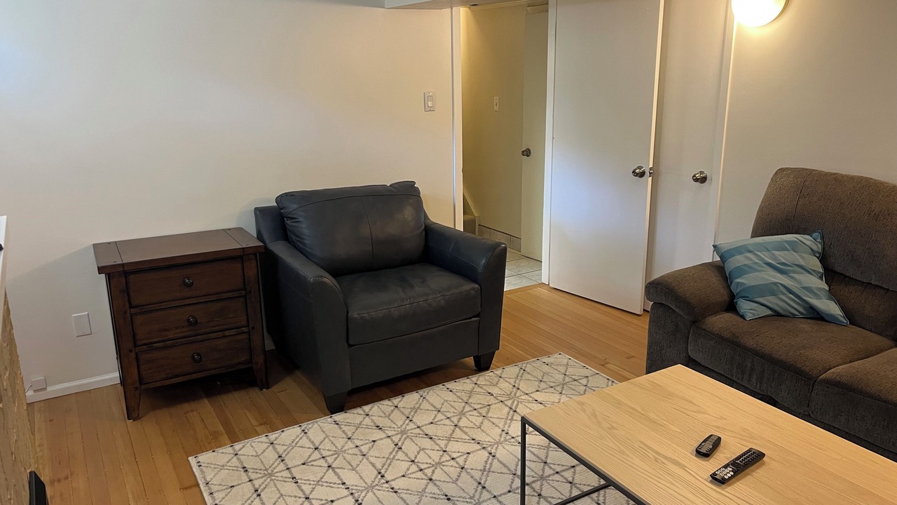 Photo of Livingroom in West Point Grey